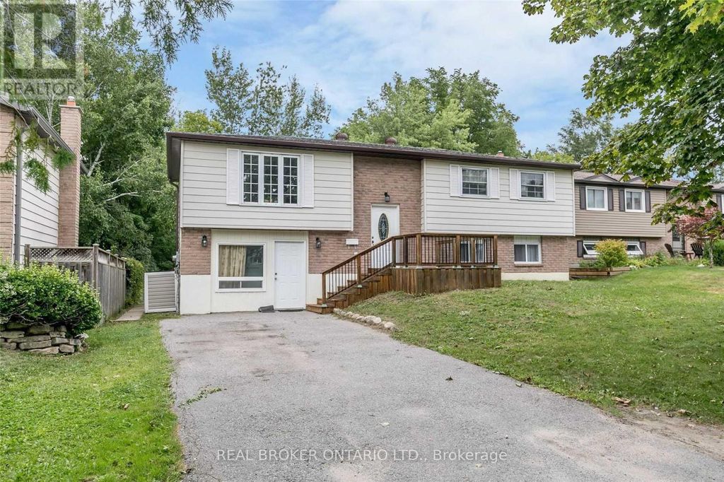 Upper - 18 Chippawa Court, Barrie (north Shore)