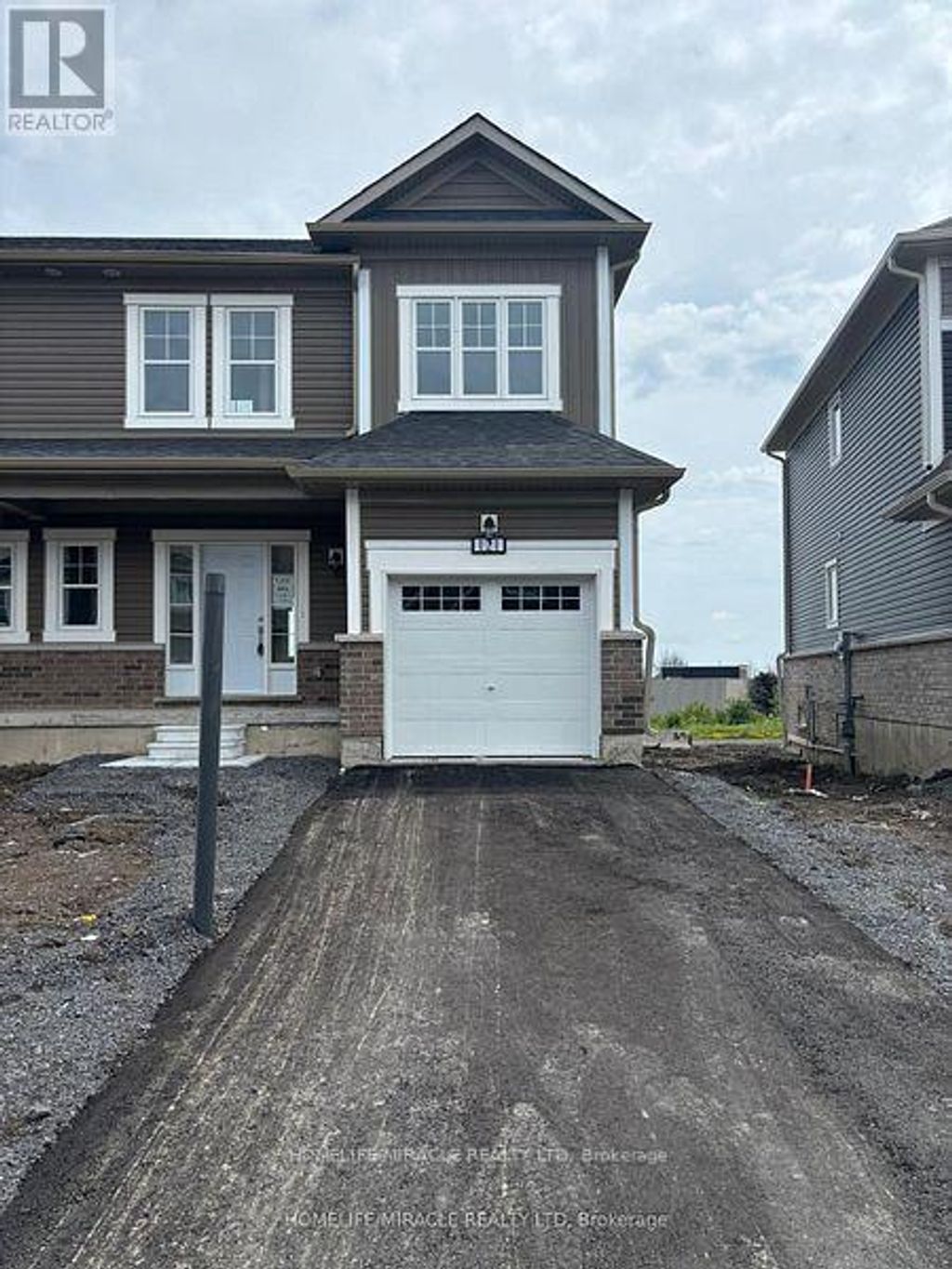 121 Gildersleeve Boulevard, Loyalist (bath)
