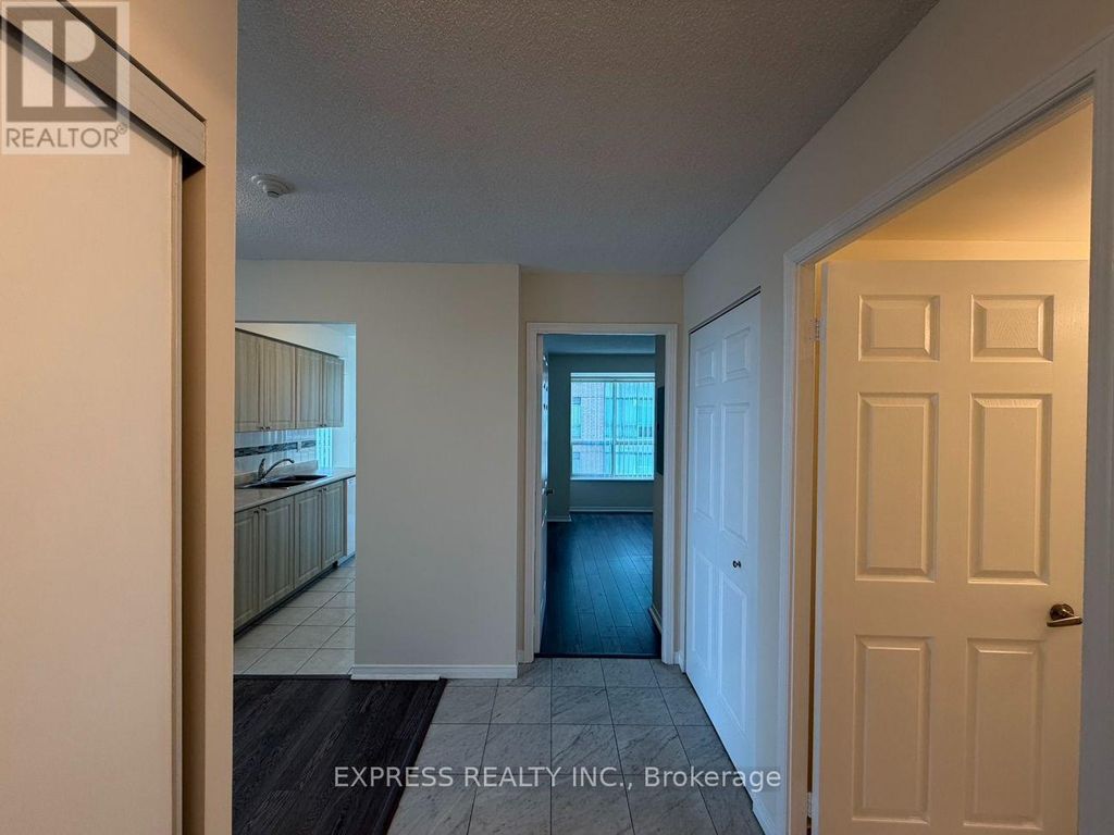 715 - 39 Pemberton Avenue, Toronto (newtonbrook East)