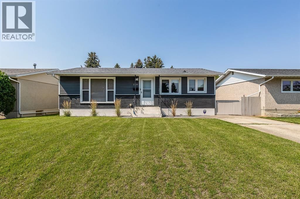 2332 20 Avenue Se, Medicine Hat