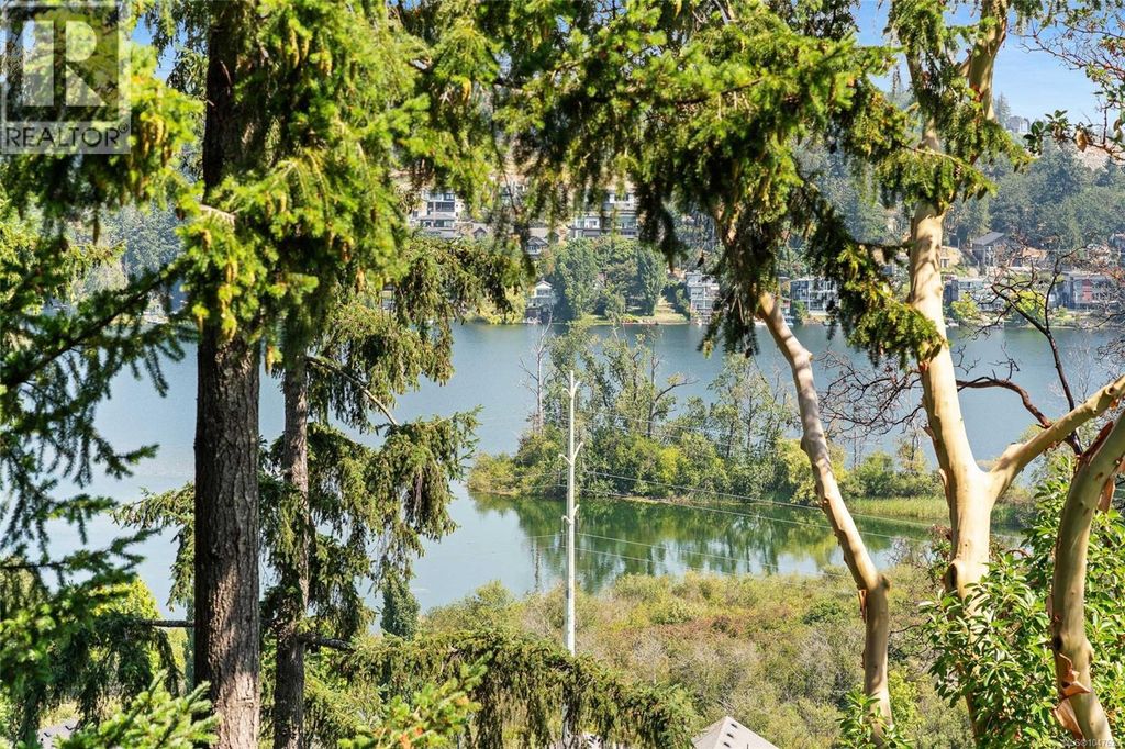 313 1145 Sikorsky Rd, Langford