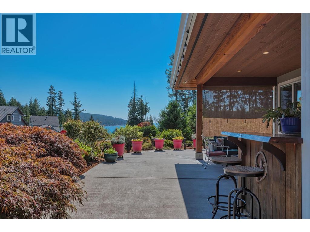 9326 Jorgensen Place, Halfmoon Bay