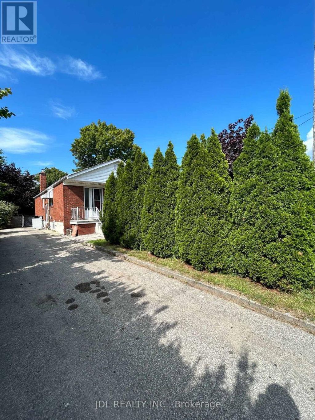 Three-bedroom Main Floor - 8 Highwood Ave Avenue, Toronto (wexford-Maryvale)