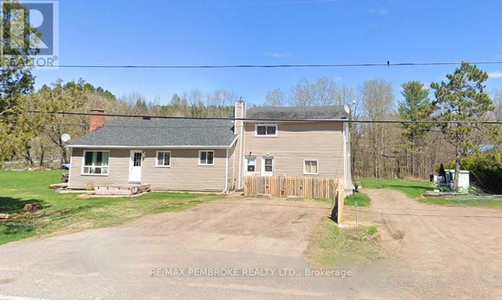 3396 B Line Road, Laurentian Valley