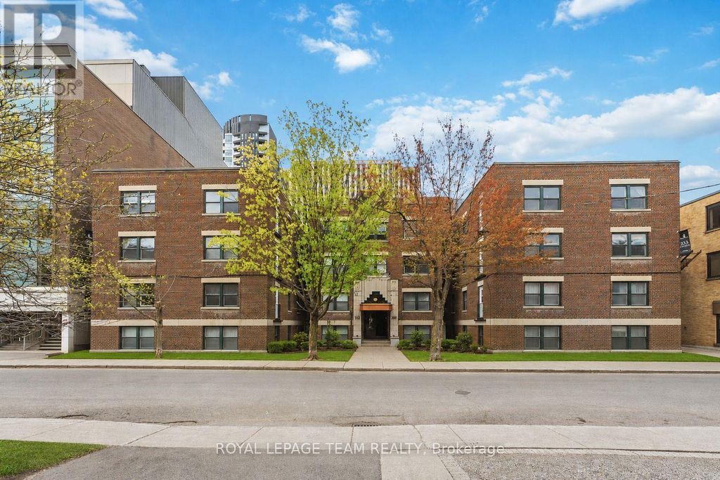 36 - 235 Cooper Street, Ottawa