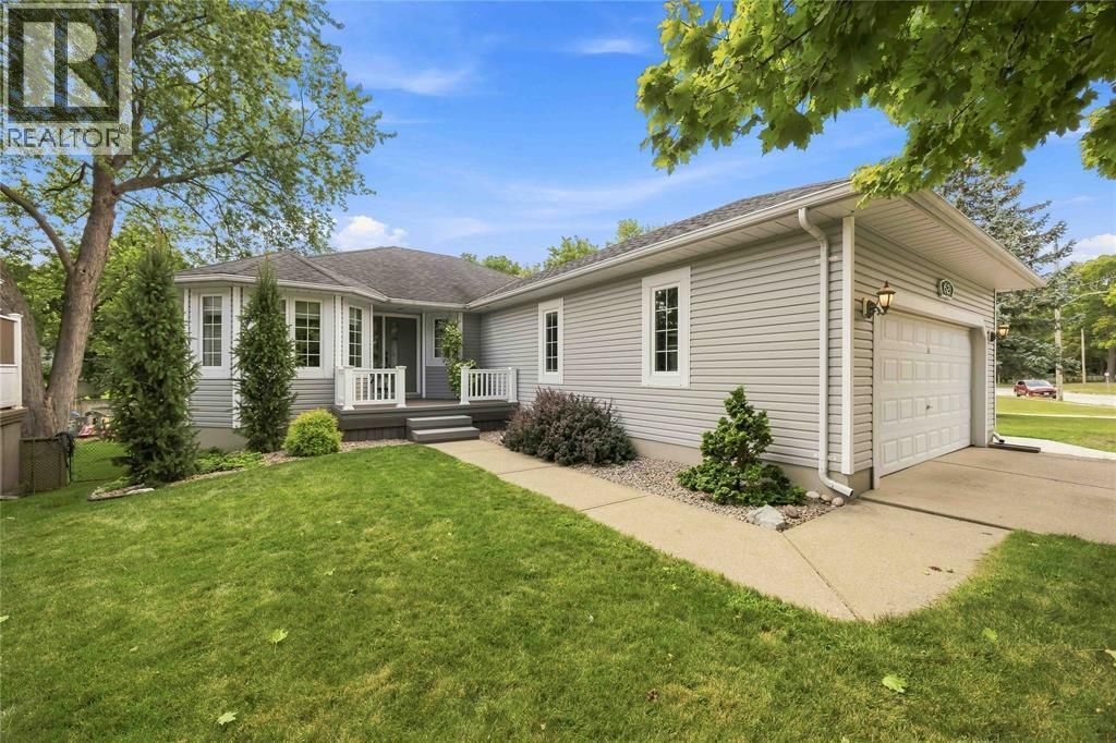 621 Errol Road West, Sarnia