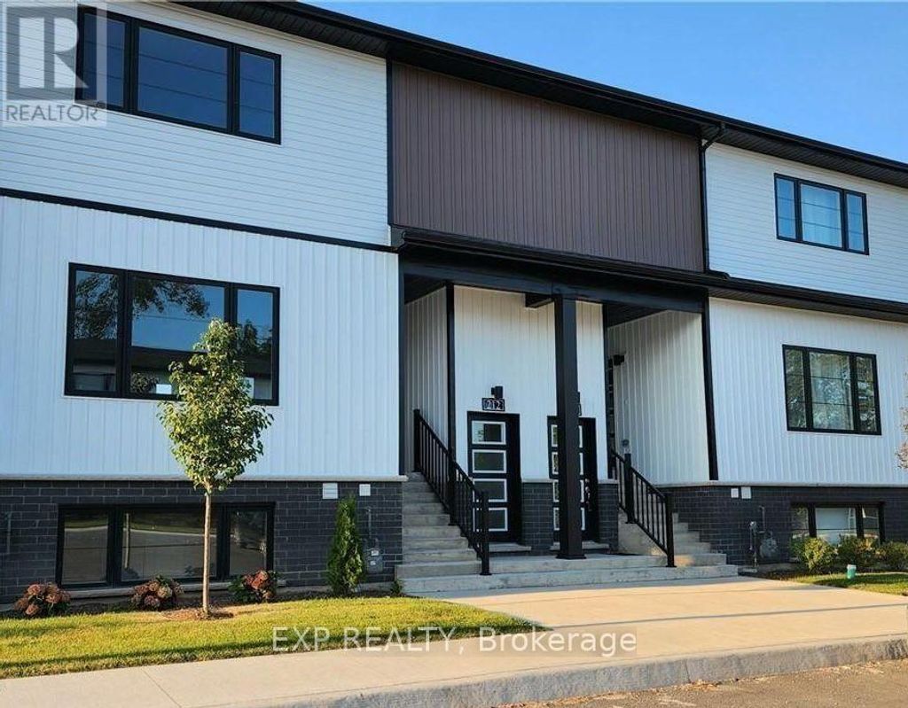 222 - 4263 Fourth Avenue, Niagara Falls (downtown)