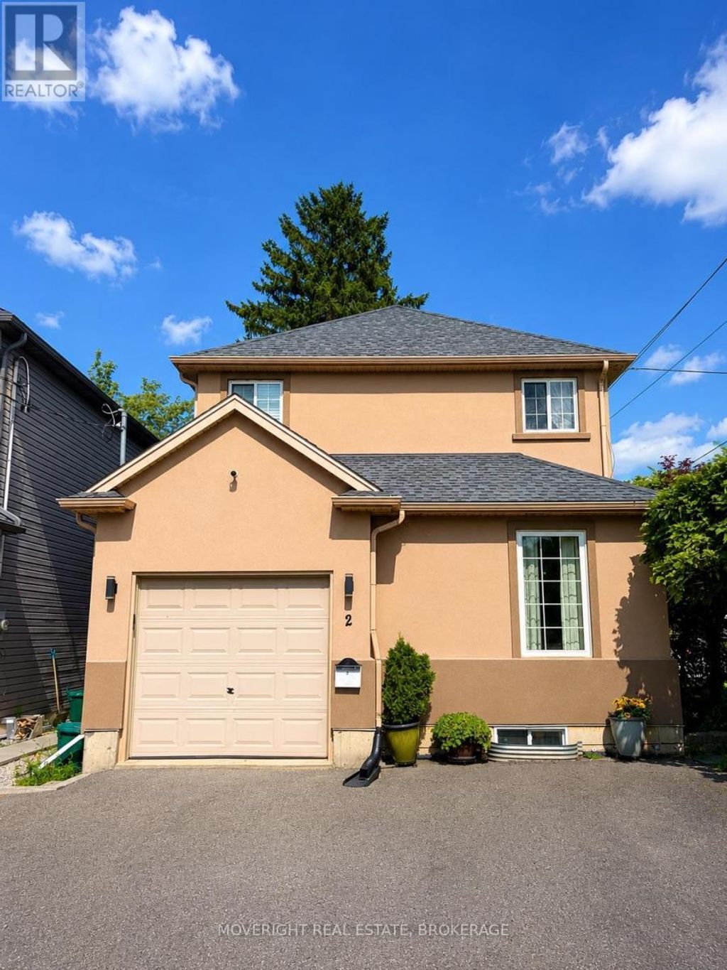 2 Leeson Street, St. Catharines (burleigh Hill)