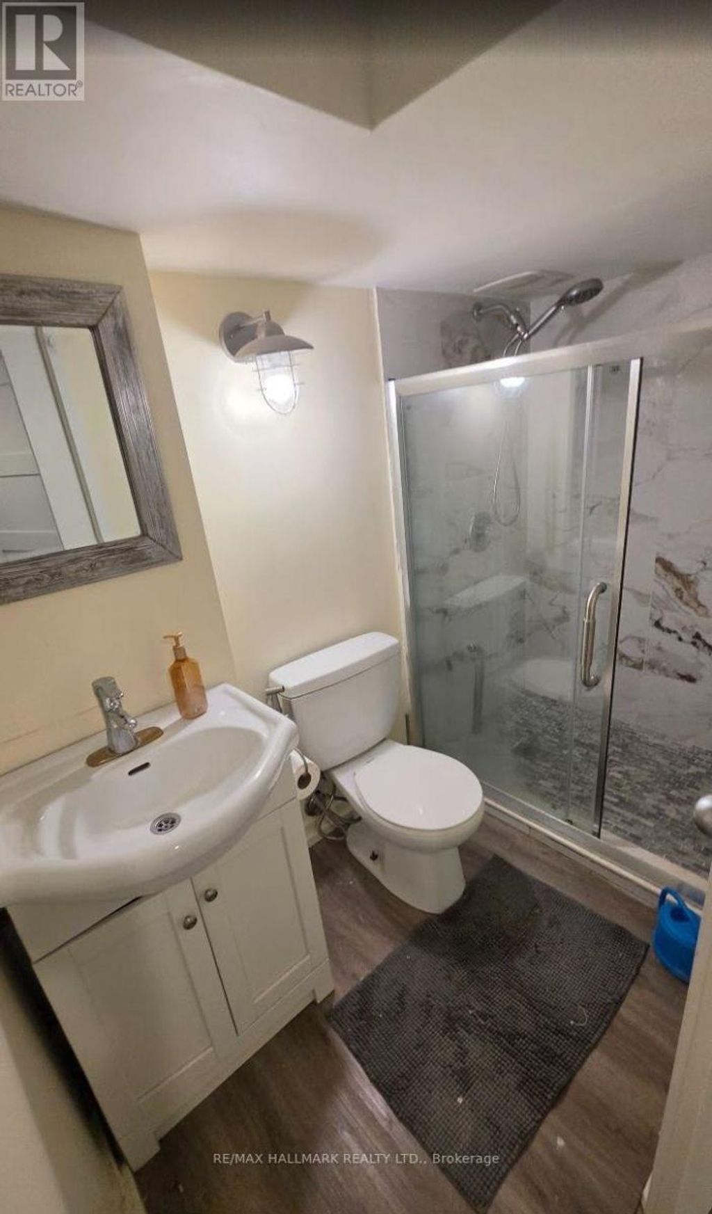 Room 2 - 888 Krosno Boulevard, Pickering (bay Ridges)