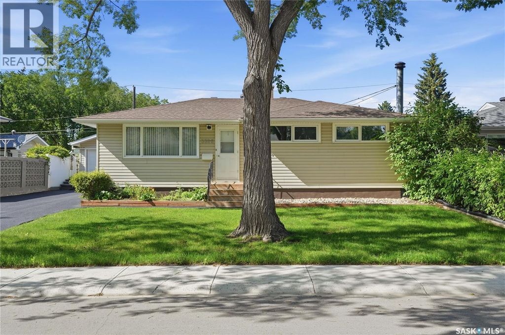 3326 4th Avenue N, Regina