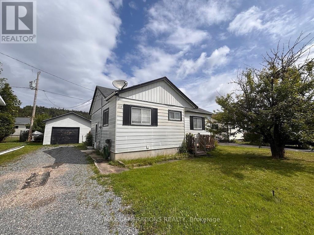 15 Falcon Avenue, Manitouwadge
