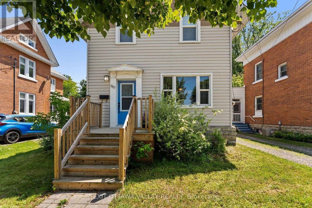 180 Mary Street, Pembroke