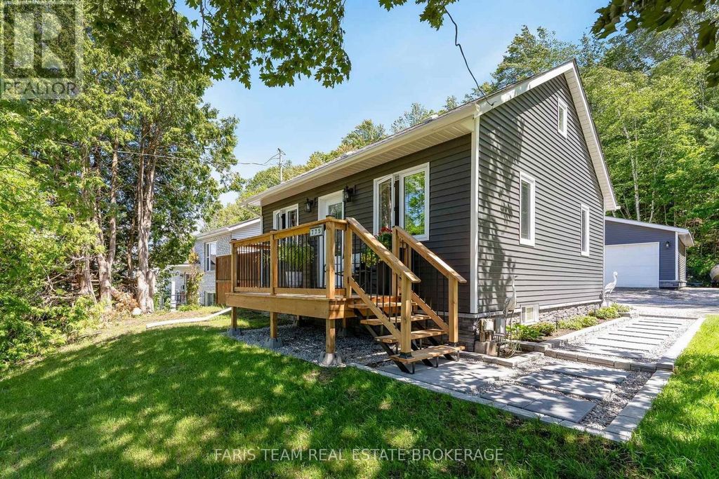 775 Ontario Street, Midland