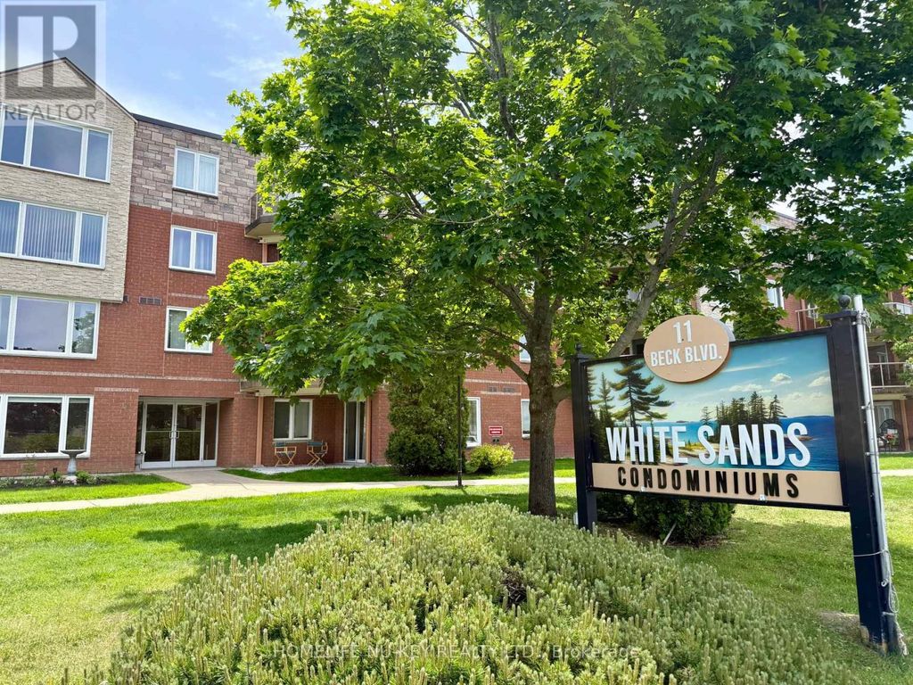 108 - 11 Beck Boulevard, Penetanguishene