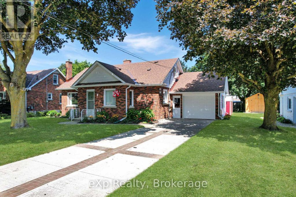 6 Johnstone Boulevard, Brockton