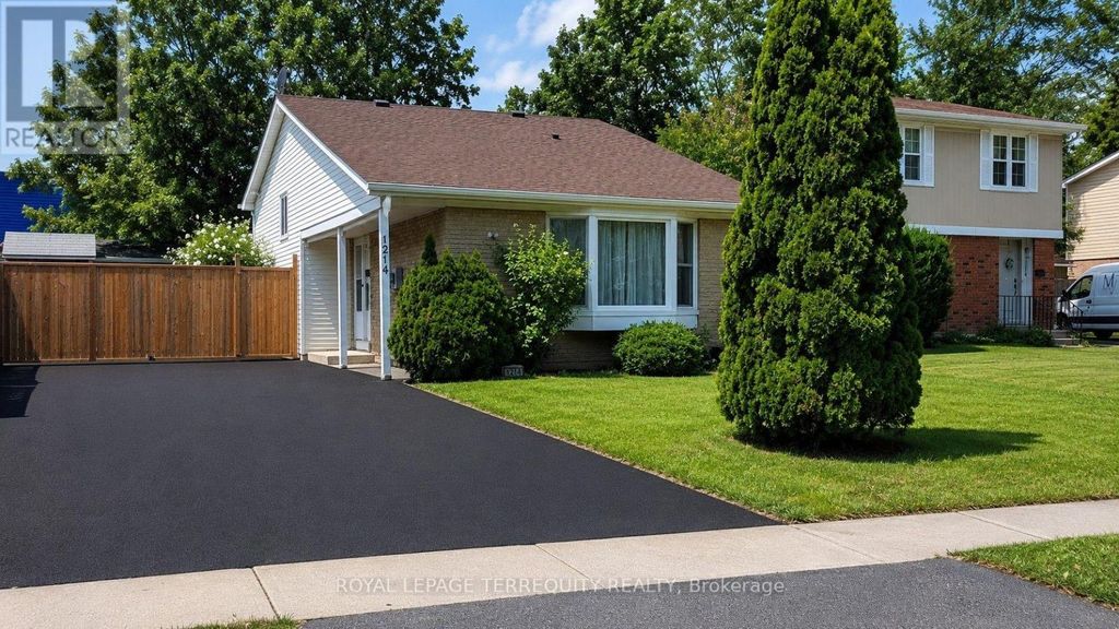 1214 Trowbridge Drive, Oshawa (centennial)
