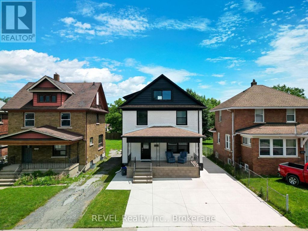 4830 Fourth Avenue, Niagara Falls (cherrywood)
