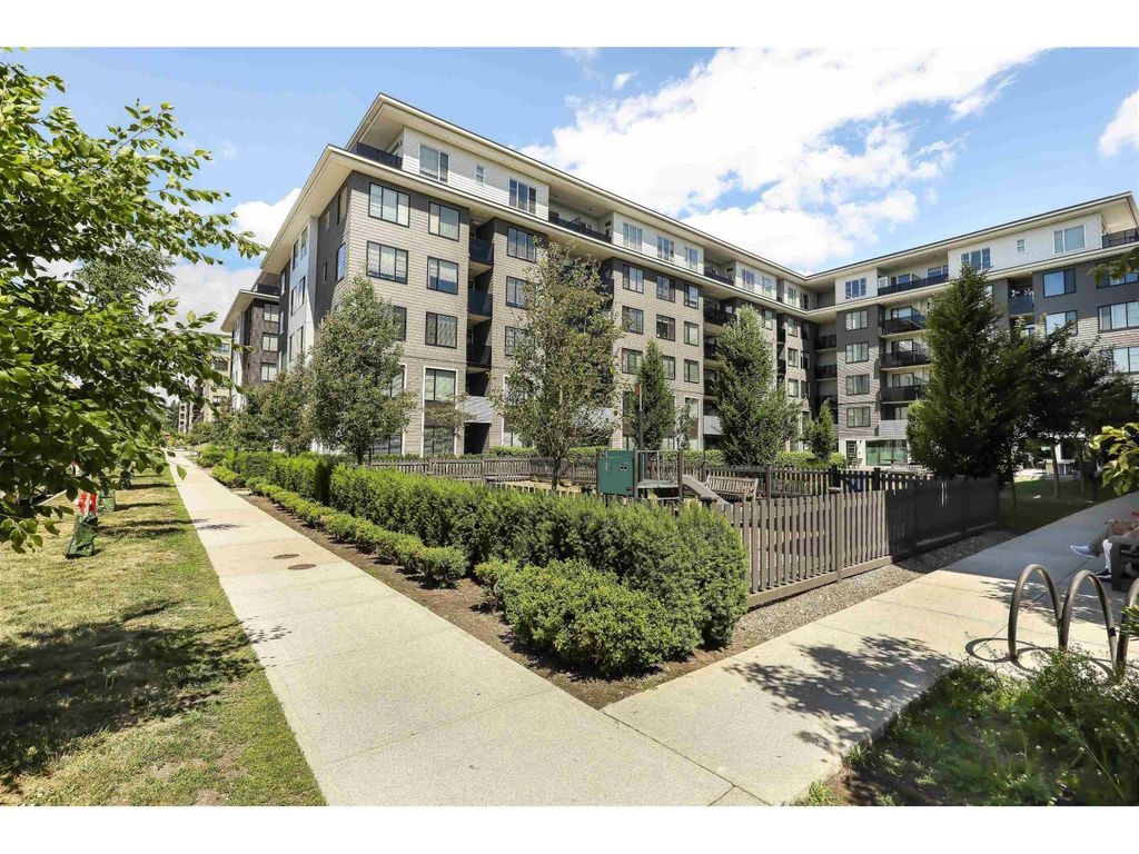 215 15825 85 Avenue, Surrey