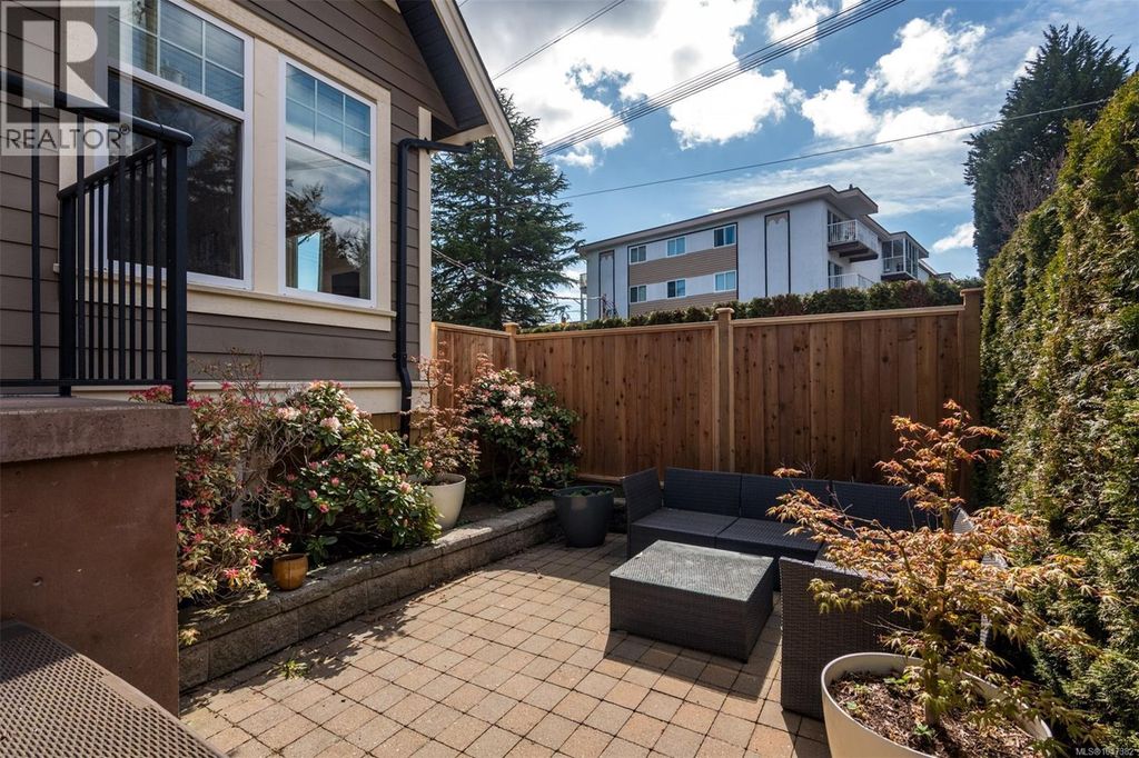590 Simcoe St, Victoria