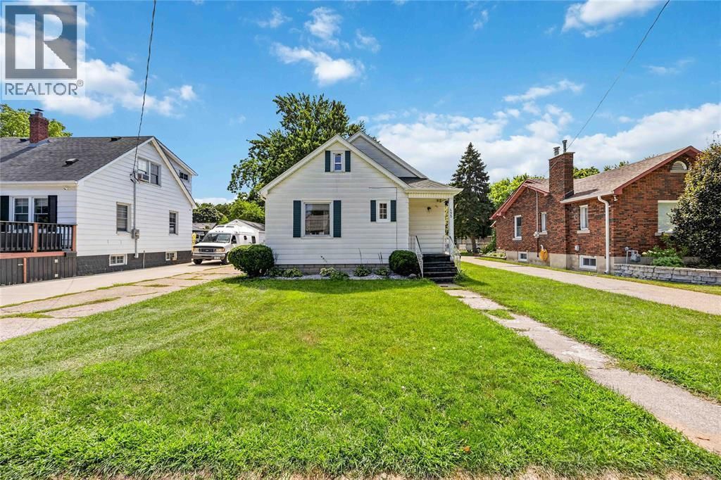 495 Davis Street, Sarnia