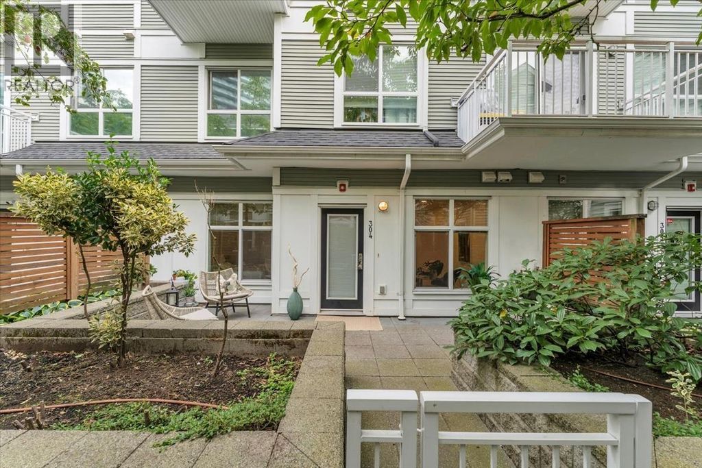 304 618 Langside Avenue, Coquitlam