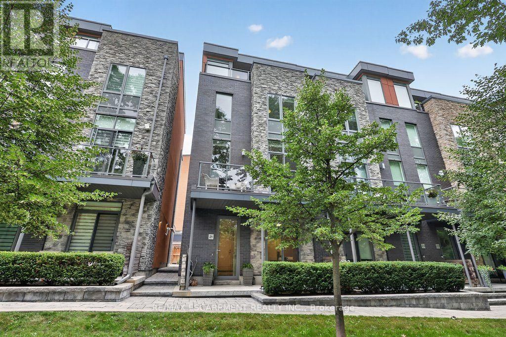 21 Godfreys Lane, Mississauga (port Credit)