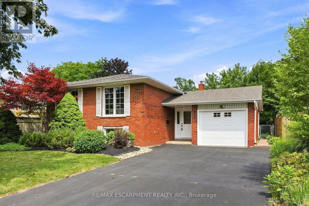 635 Ramsgate Road, Burlington (roseland)