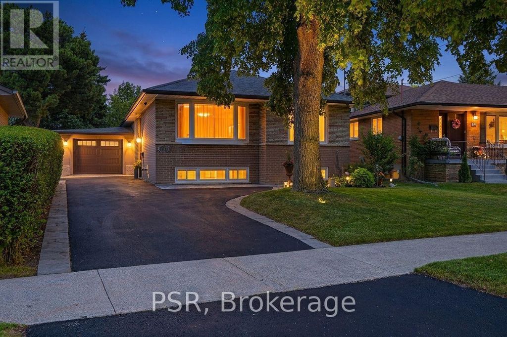 61 Robinglade Drive, Toronto (eringate-Centennial-West Deane)