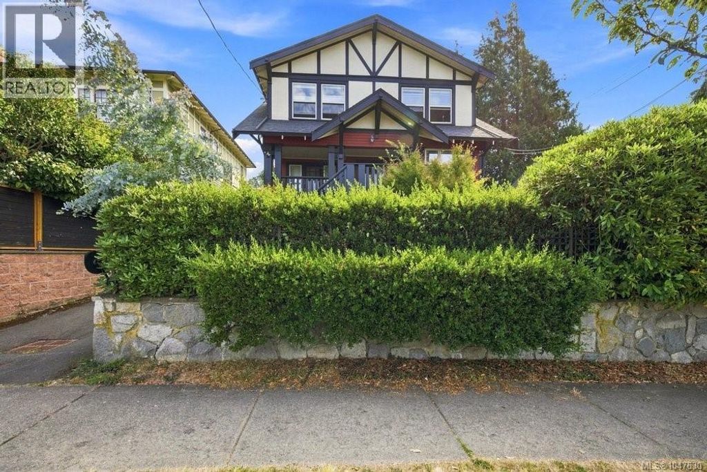 2 307 Moss St, Victoria