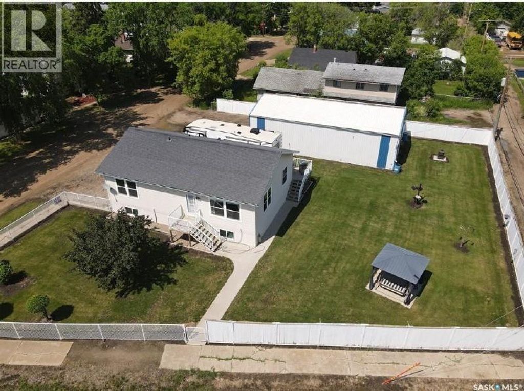 210 4th Street E, Meadow Lake