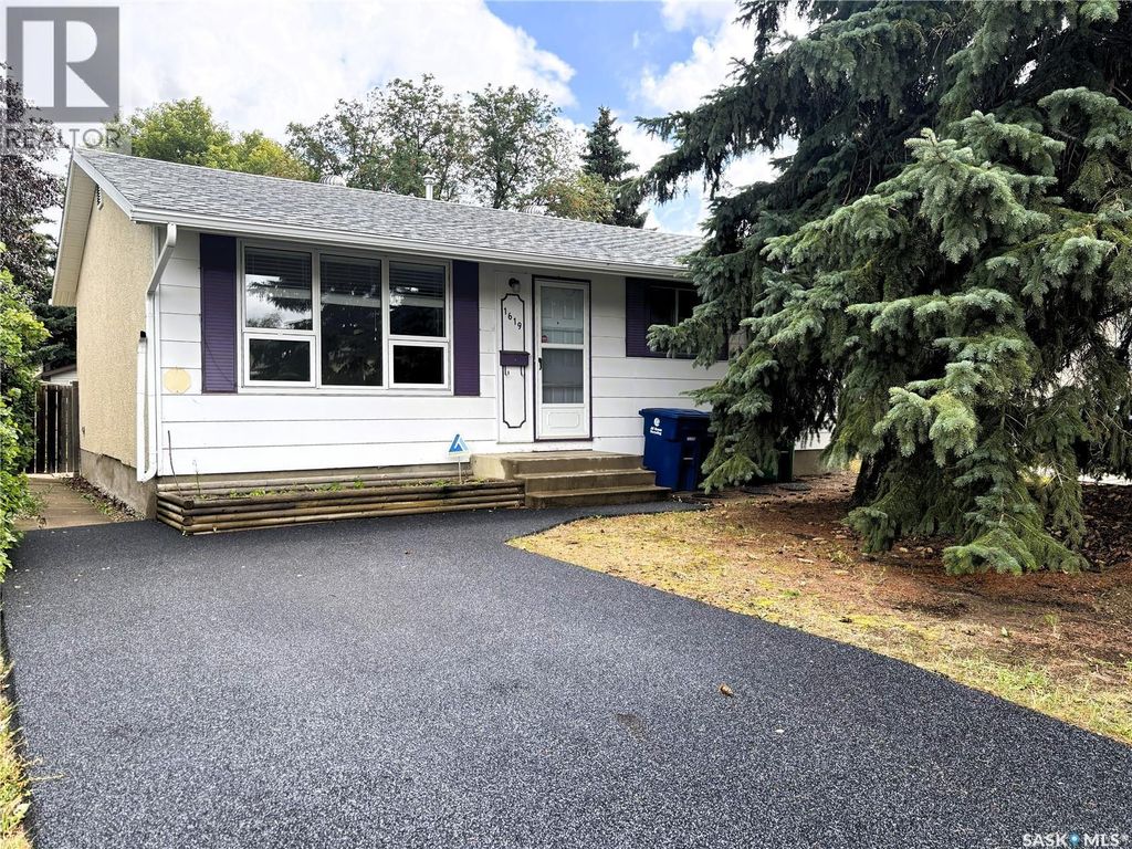 1619 Vickies Avenue, Saskatoon