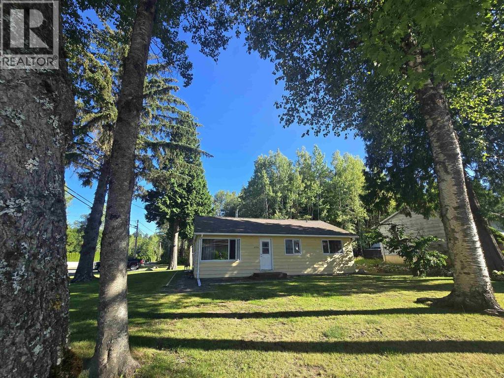 4736 Halliwell Avenue, Terrace