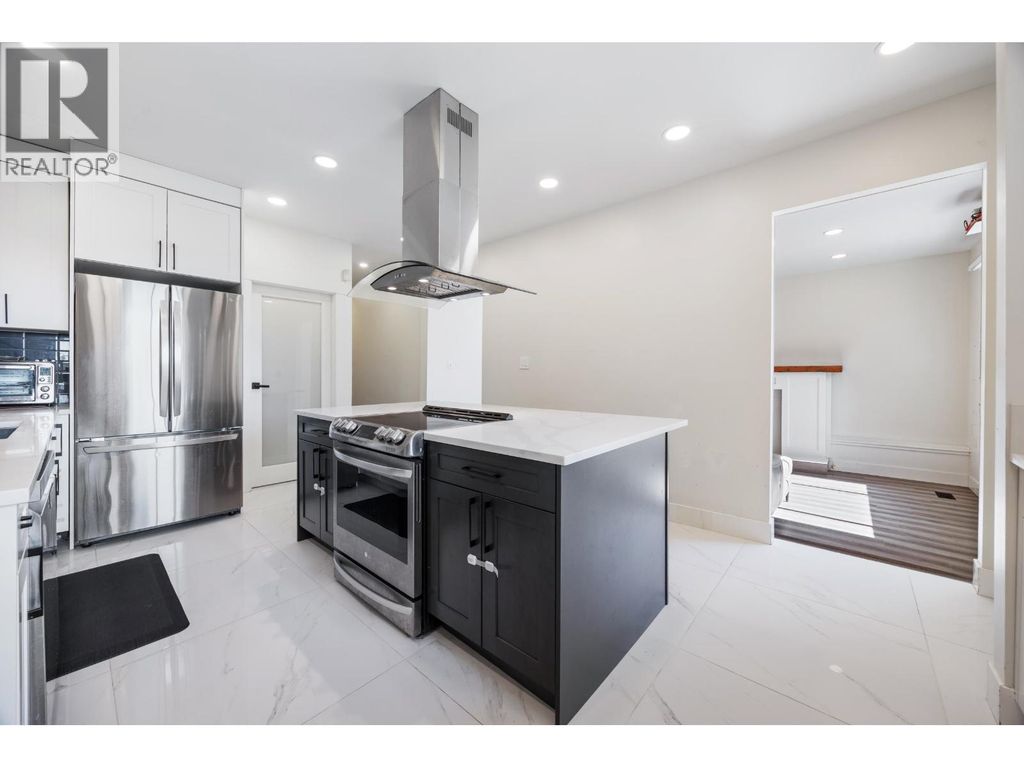8085 10th Avenue, Burnaby