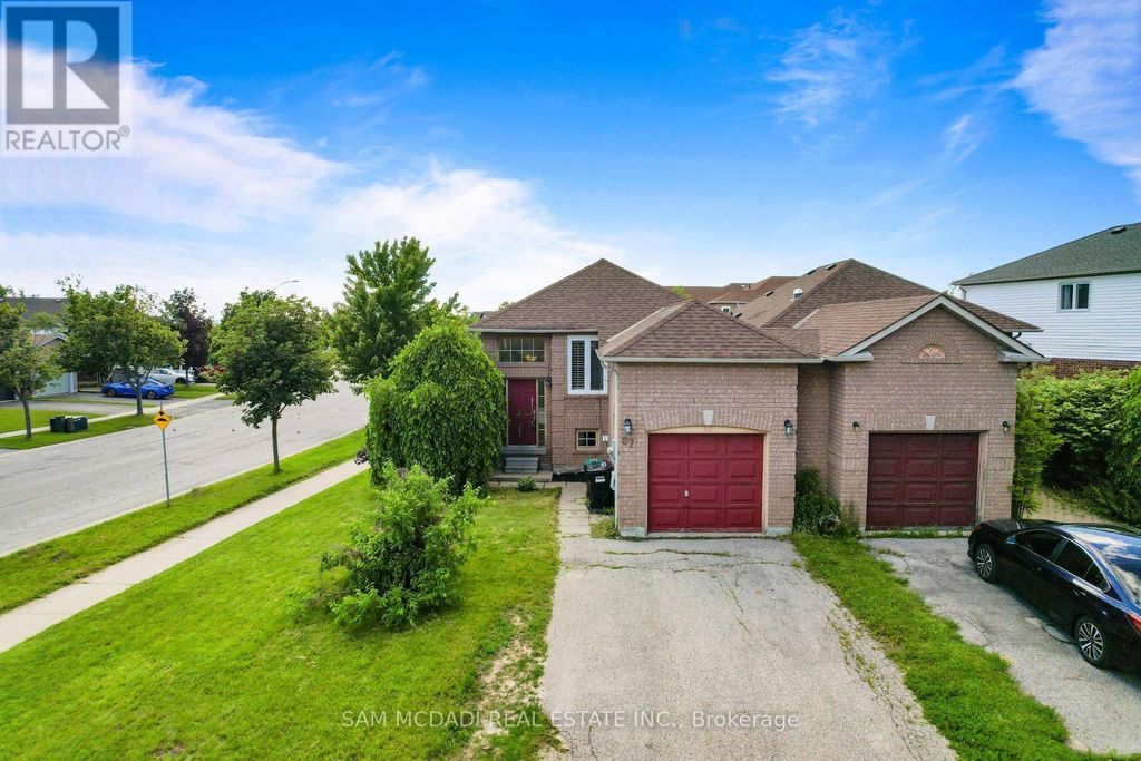 87 Rundle Crescent, Barrie (holly)