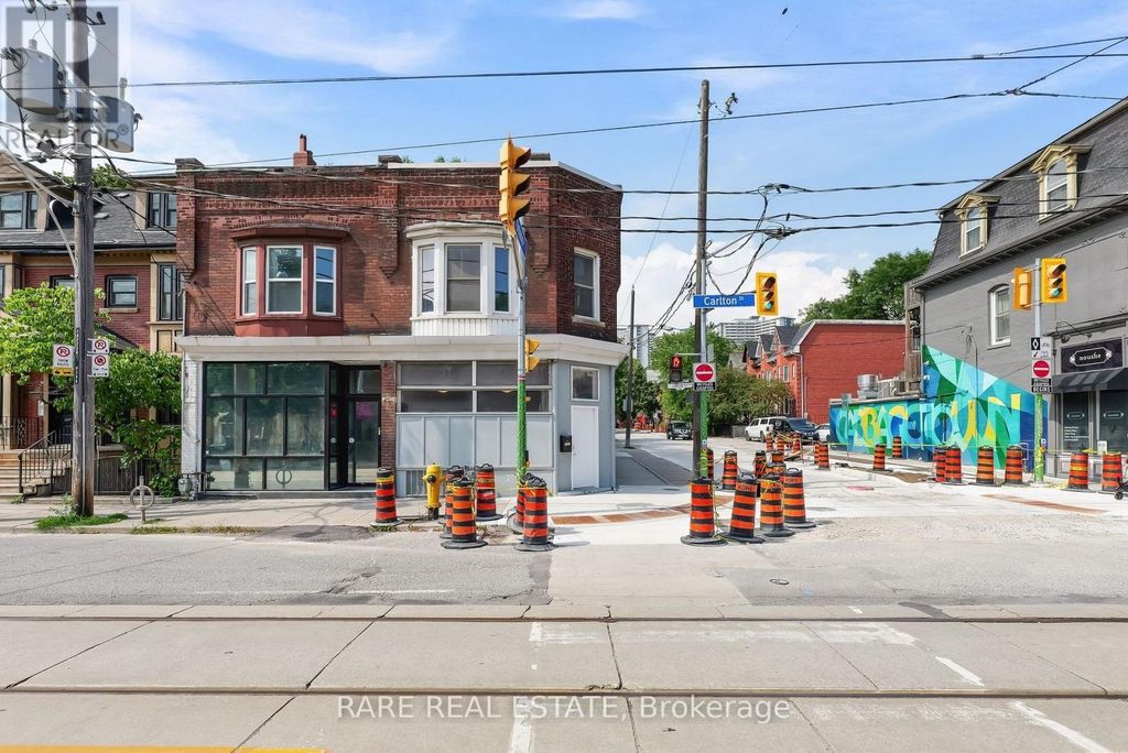 198 1/2 Carlton Street, Toronto (cabbagetown-South St. James Town)