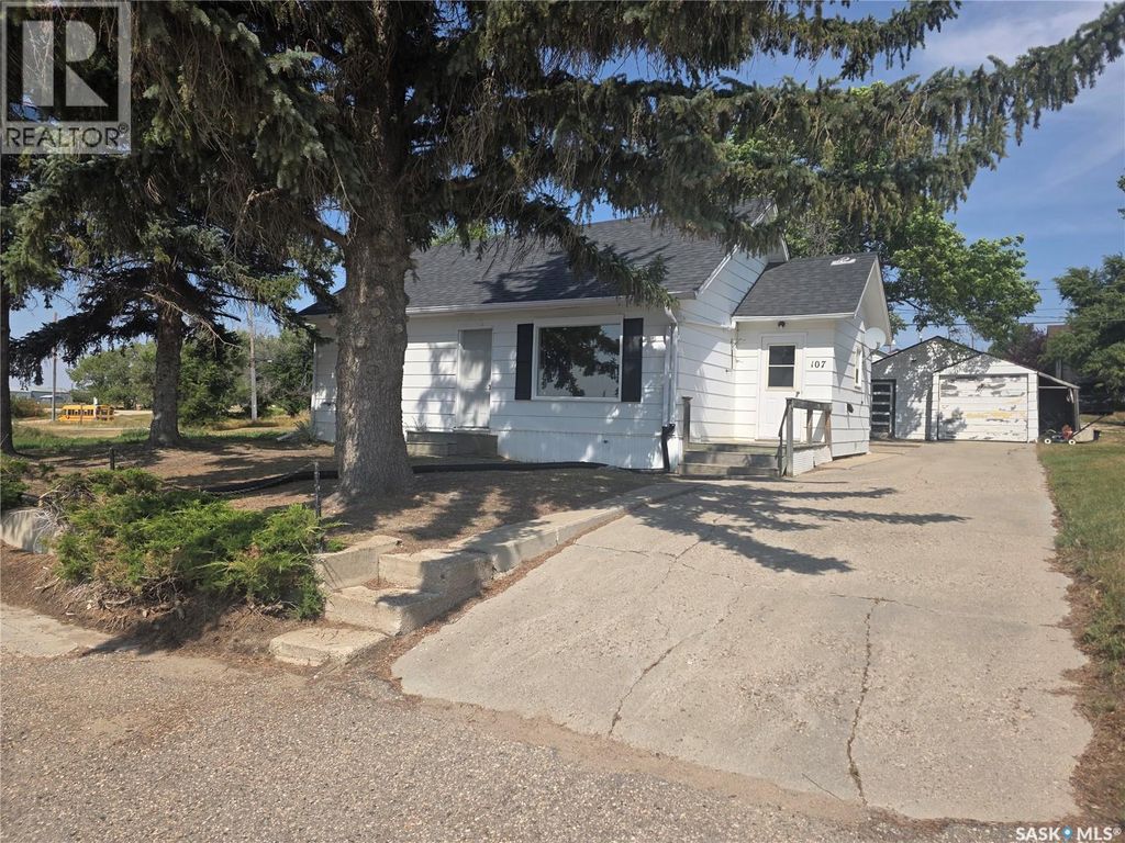 107 Railway Avenue, Beechy