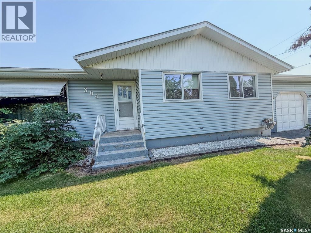 304 Broad Street N, Langenburg
