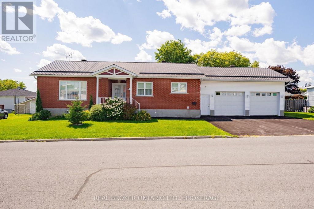 238 Bishop Street S, North Glengarry