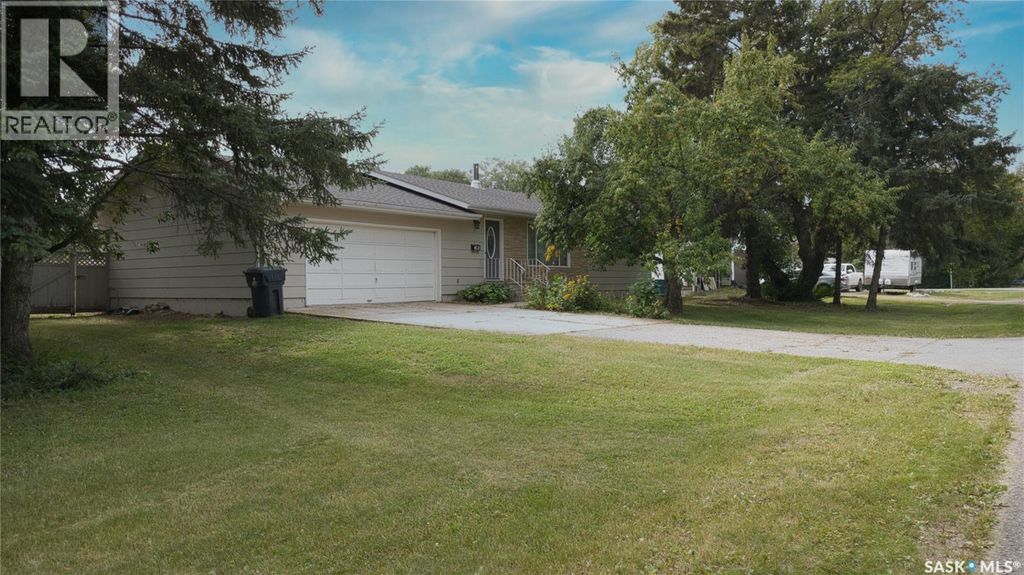 410 1st Street S, Waldheim