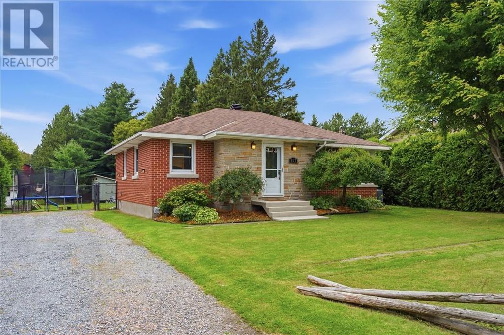107 Patricia Street, Lively
