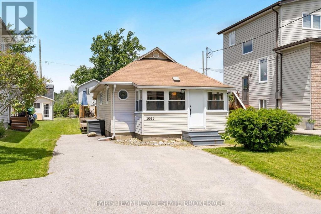 1066 Wood Street, Innisfil