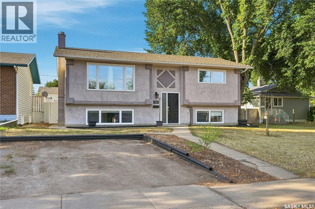 1109 Lillooet Street W, Moose Jaw