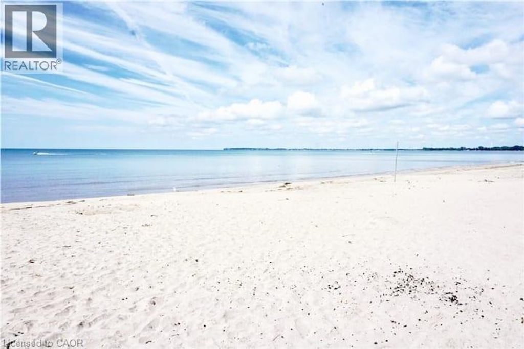 12189 Augustine Road, Wainfleet