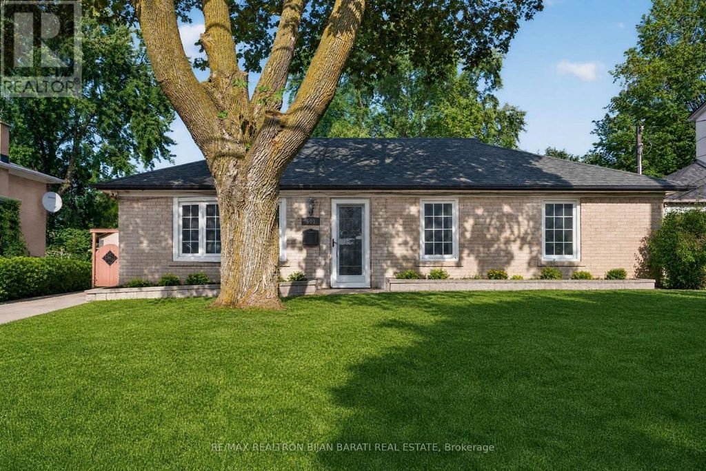 601 Conacher Drive, Toronto (newtonbrook East)
