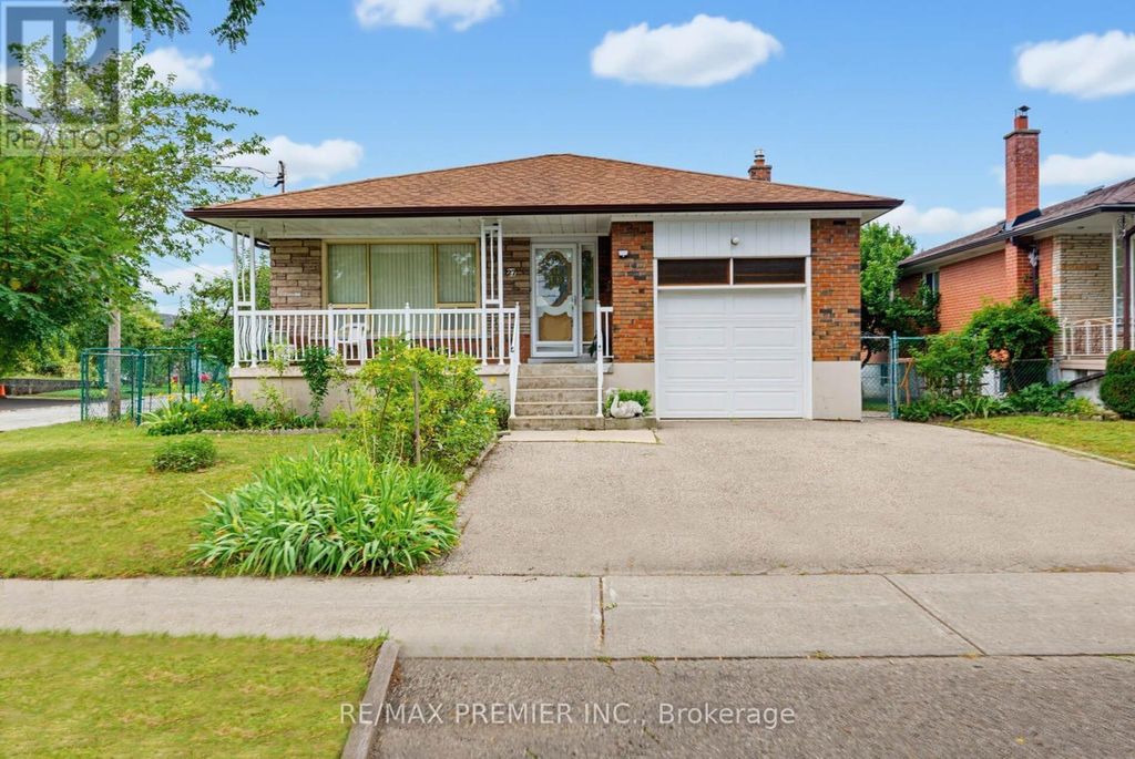 27 Whitfield Avenue, Toronto (humber Summit)