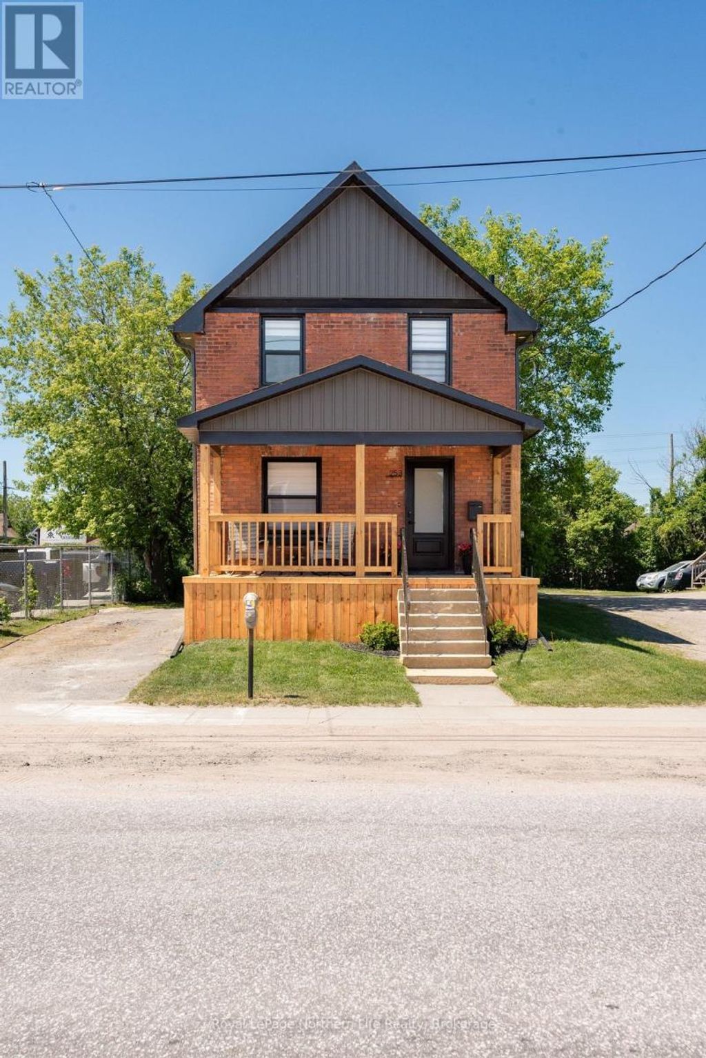253 Second Avenue W, North Bay (central)