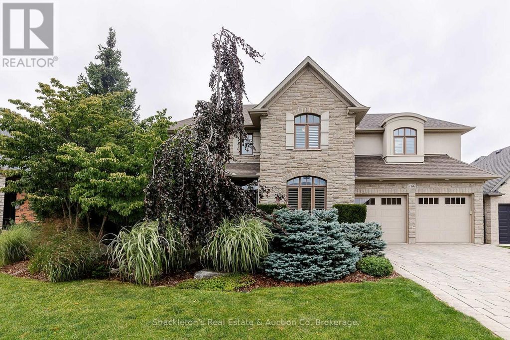 766 Eagletrace Drive, London North (north S)