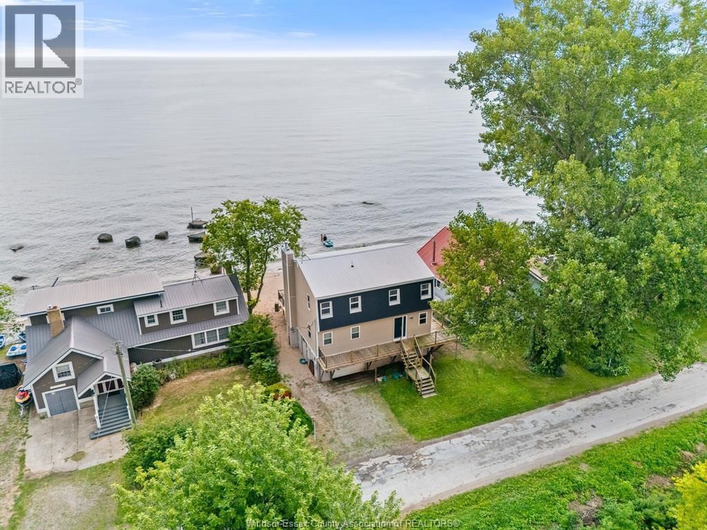 1435 East Shore Road, Pelee Island