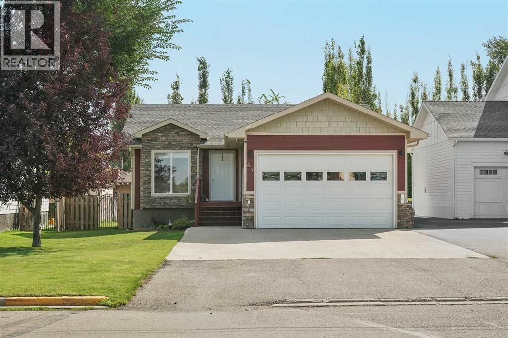 47 N 1 Street E, Magrath