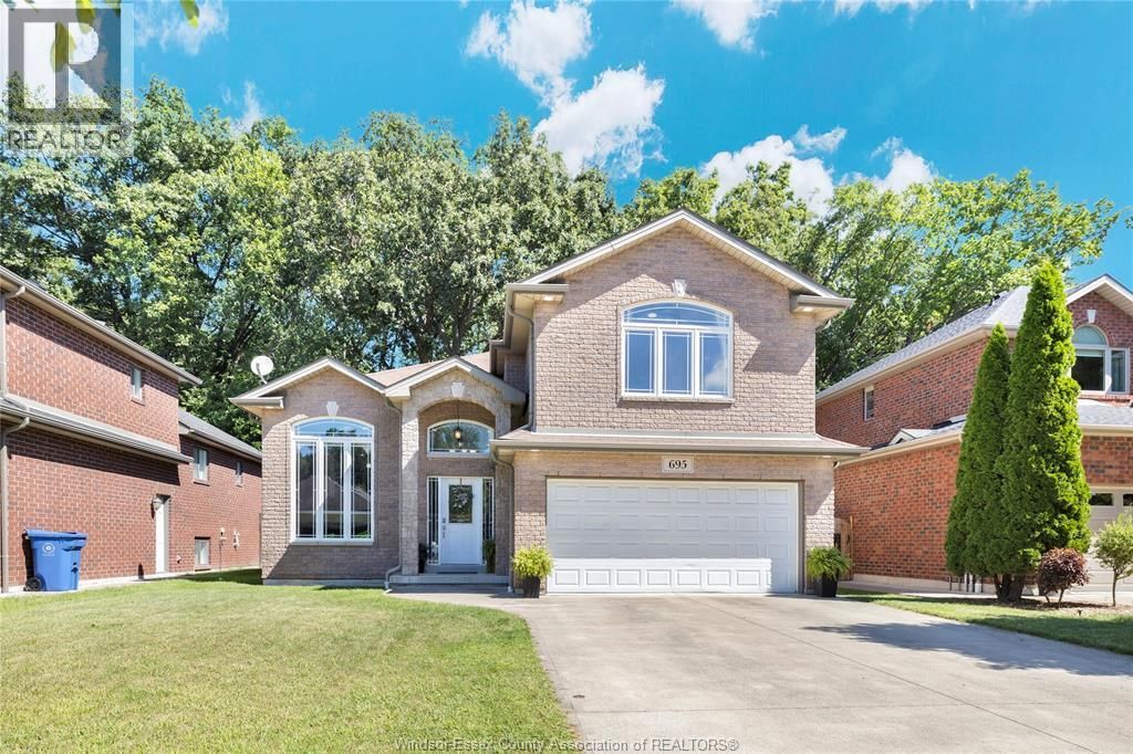 695 International Avenue, Lasalle